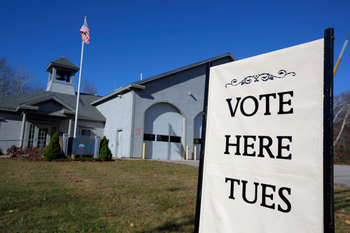 A sign marks the polling place for voters in Kennebunkport, Maine November 3, 2014. Republicans are poised to pick up seats and could win control of the United States Senate on Tuesday in midterm elections heavily influenced by deep voter dissatisfaction with U.S. President Barack Obama's job performance.