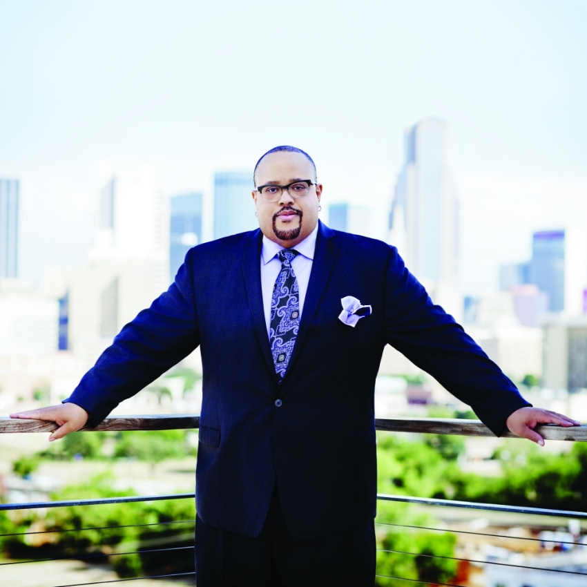 Fred Hammond created the Festival of Praise Tour featuring Donnie McClurkin, Kim Burrell, Hezekiah Walker, Israel Houghton, Jessica Reedy, Isaac Carree and Zacardi Cortez.