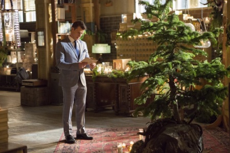 Actor Erick Mabius in scene from Hallmark movie "Sign, Sealed, Delivered For Christmas" which premiers on November 23, 2014, (FILE)