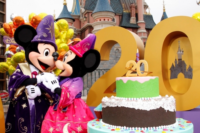 Mickey and Minnie are pictured at the 20th anniversary celebrations of Disneyland Resort in Marne-la-Vallee, outside Paris, March 31, 2012.