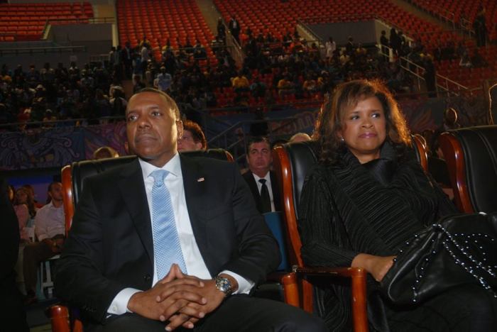 Creflo Dollar and his wife, Taffi, at a national memorial service for Myles Munroe and his wife, Ruth, in the Bahamas, December 3, 2014.