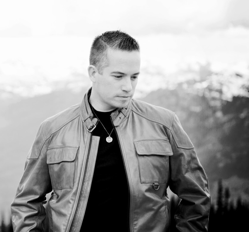 Worship singer and leader Joshua Mills releases new album "Christmas Miracle."