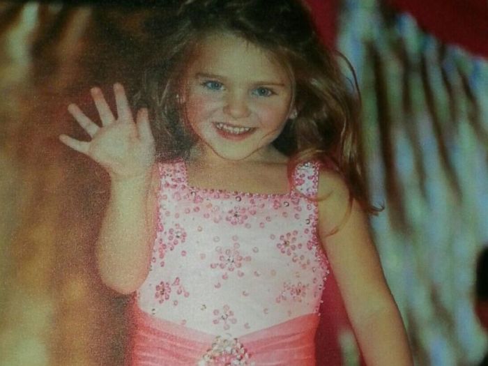 Sailor Gutzler, 7, is the sole survivor of a plane crash in Kentucky.