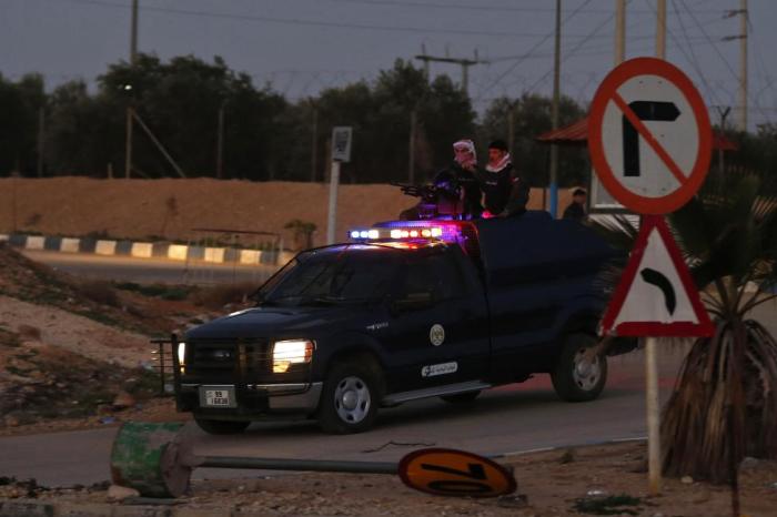 Jordanian security forces leave Swaqa prison near Amman, following the execution of two Iraqi prisoners, February 4, 2015.
