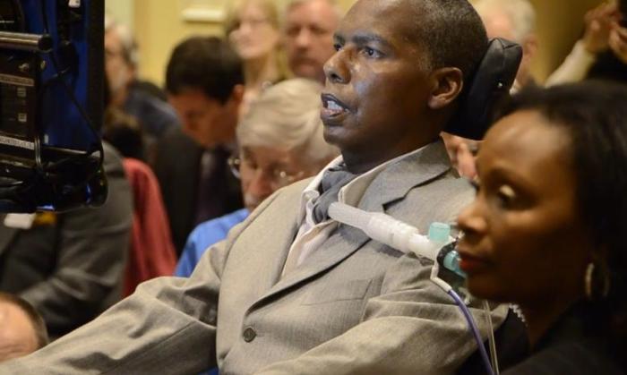 Former Baltimore Ravens linebacker O.J. Brigance testifies before the Maryland Senate in opposition to physician-assisted suicide legislation on March 10, 2015 in Annapolis, Md.