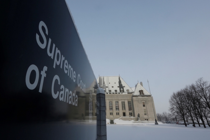 A view shows the Supreme Court of Canada in Ottawa, February 6, 2015. The Supreme Court of Canada overturned a ban on physician-assisted suicide on Friday, unanimously reversing a decision it made in 1993 and putting Canada in the company of a handful of Western countries where the practice will be legal.