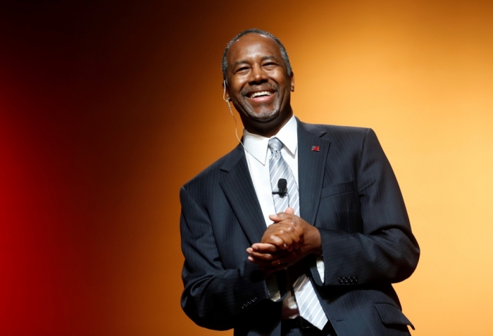 Republican U.S. presidential candidate and retired neurosurgeon Ben Carson officially launches his bid for the Republican presidential nomination in Detroit, Michigan, May 4, 2015.