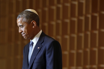 U.S. President Barack Obama bows to applause at the end of his remarks on Jewish American History Month at the Adas Israel Congregation synagogue in Washington, May 22, 2015.