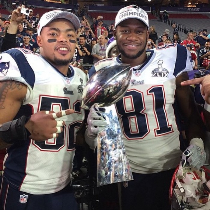 Tim Wright (right)won Super Bowl XLIX as a tight end for the New England Patriots.