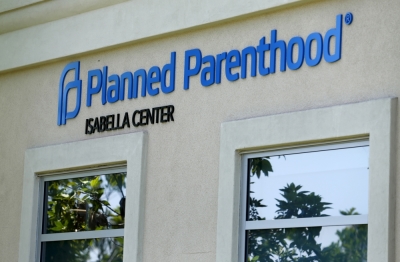 A Planned Parenthood clinic is seen in Vista, California, August 3, 2015.