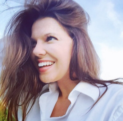 Amy Duggar took a photo of herself during her engagement photo shoot.
