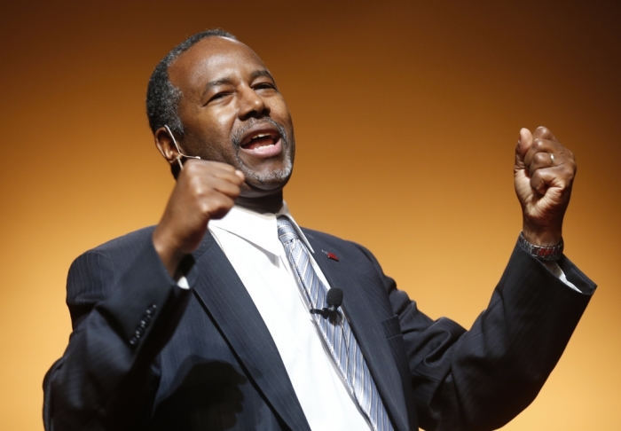 Republican U.S. presidential candidate and retired neurosurgeon Ben Carson officially launches his bid for the Republican presidential nomination in Detroit, Michigan, May 4, 2015.
