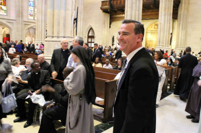 Frank Rizzo, of Redding, Connecticut, told The Christian Post that he has been volunteering as an honorary usher for special occasions for more than 30 years. Here, Rizzo assists guests at St. Patrick's Cathedral in New York City on September 24, 2015, for Evening Prayer service led by Pope Francis.