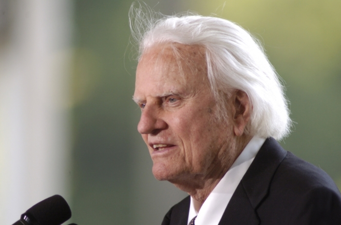 Evangelist Billy Graham speaks at the dedication of the Billy Graham Library in Charlotte, North Carolina, May 31, 2007.