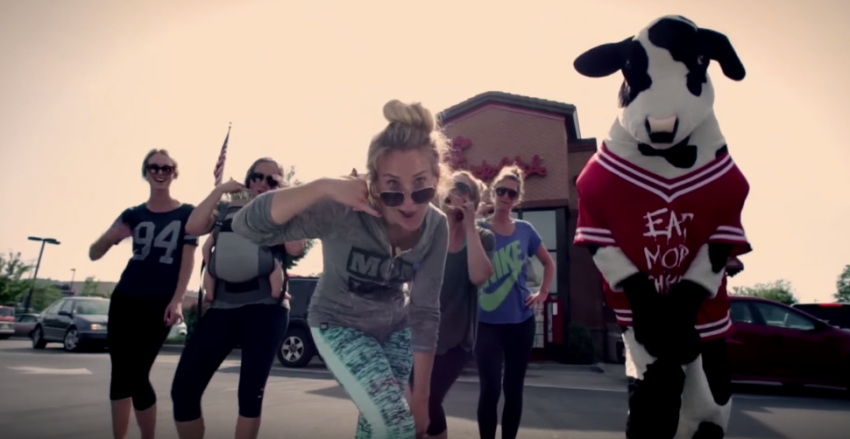 The Texting Yoga Pants performs the Chick-fil-A tribute song "I Wanna Go To Chick Fil A."
