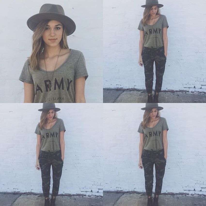 "Duck Dynasty" star Sadie Robertson honored members of the military in this Instagram photo shared on October 16, 2015.