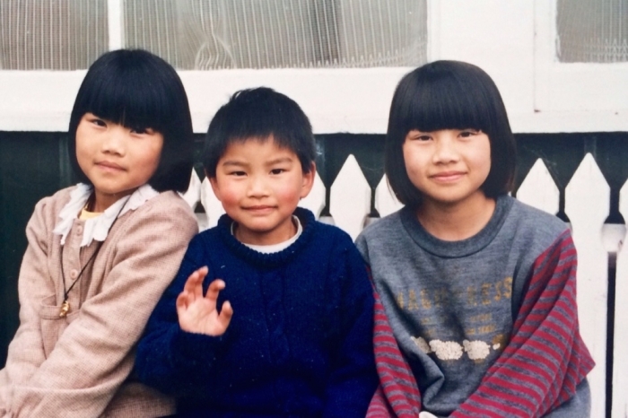 Lisa Smiley (right) with two of her siblings.