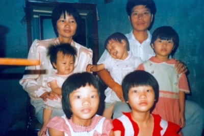 Lisa Smiley's parents and children in China.