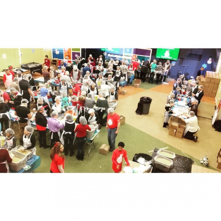 NJ Megachurch Packs 240,000 Meals for Underprivileged This Christmas