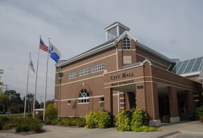 The city hall building for Crystal Lake, Illinois.