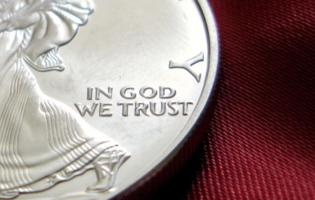 "In God We Trust" on U.S. quarter. Available: https://www.flickr.com/photos/pagedooley/1303402061