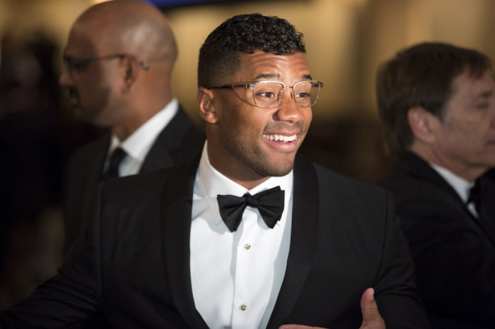 Seattle Seahawks quarterback Russell Wilson attends the 2015 White House Correspondents' Association Dinner in Washington April 25, 2015.