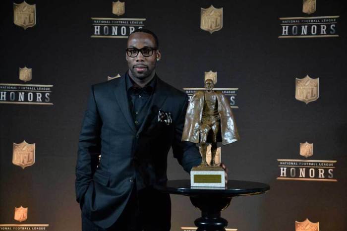 San Francisco 49ers Anquan Boldin poses with the Walter Payton Man of the Year award at the NFL Honors press room at Bill Graham Civic Auditorium