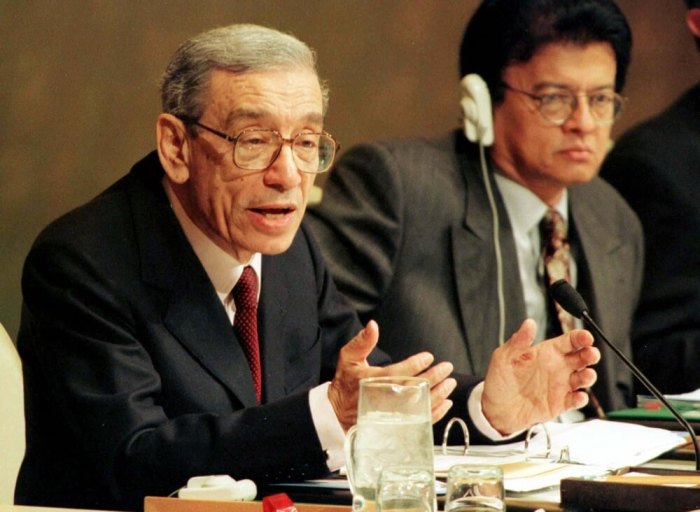 Secretary General Boutros Boutros-Ghali (L) speaks before the General Assembly as part of Human Rights Day activities at the United Nations in New York, December 10, 1996. The Security Council at the U.N. will hold informal balloting later December 10 to test the popularity of four candidates vying to succeed Boutros-Ghali as secretary general. The General Assembly President Razali Ismail is at left in photo.