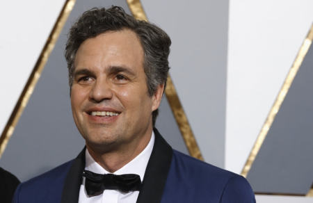 Mark Ruffalo, nominated for Best Supporting Actor for his role in "Spotlight," arrives at the 88th Academy Awards in Hollywood, California, February 28, 2016.