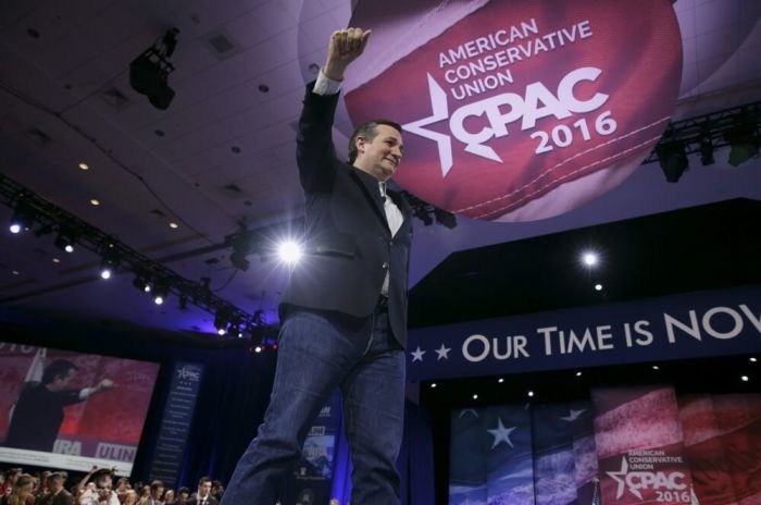 Republican U.S. presidential candidate Texas Senator Ted Cruz waves as he arrives to speak at the 2016 Conservative Political Action Conference (CPAC) at National Harbor, Maryland March 4, 2016.