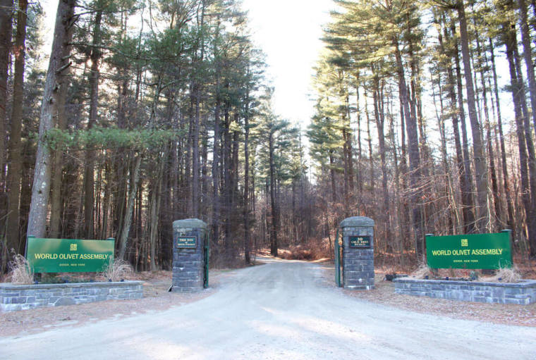 Entrance to the property of the World Olivet Assembly headquarters.