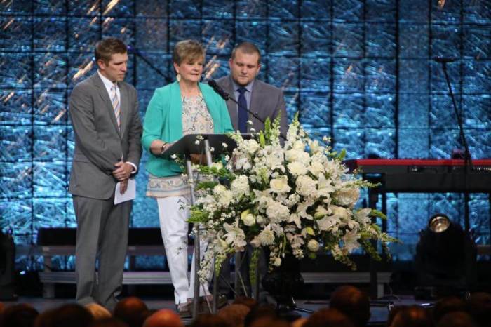 The surviving family of late Church of the Highlands, Greystone Campus Pastor Keith Lindsey. (From L-R) Pastor Blake Lindsey (son), Debbie Lindsey (wife) and Blaine Lindsey (son).