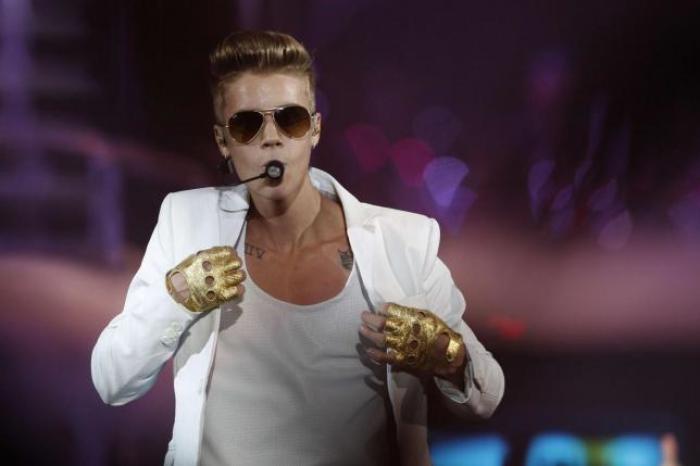 Canadian singer Justin Bieber performs in a concert at the Atlantico pavilion in Lisbon in this file photo taken March 11, 2013.