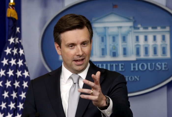 White House Press Secretary Josh Earnest speaks during a press briefing at the White House in Washington July 9, 2015. Earnest said international negotiators in Vienna have not yet reached a final agreement to restrict Iran's nuclear program in return for sanctions relief.