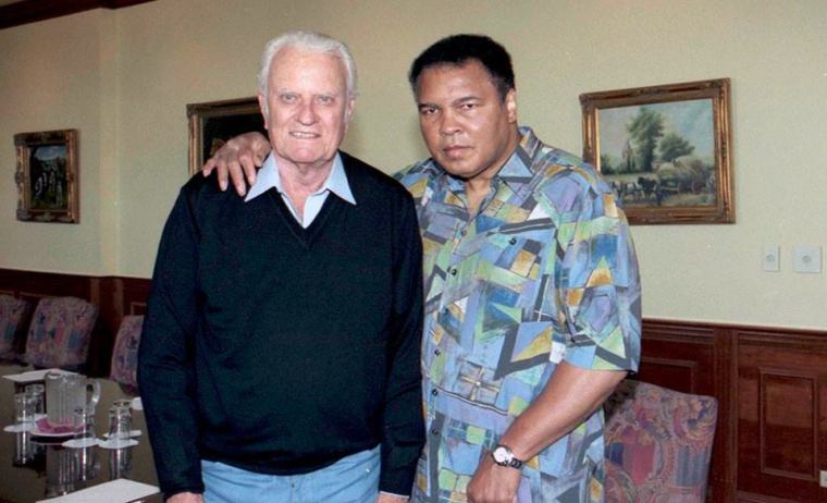 Billy Graham (L) and Muhammad Ali (R)