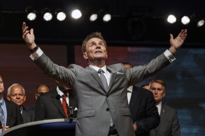 Outgoing Southern Baptist Convention President Ronnie Floyd led a focused time of prayer during the National Call to Prayer for Spiritual Leadership, Revived Churches and Nationwide and Global Awakening at the annual meeting of the SBC Tuesday, June 14, 2016, in St. Louis.