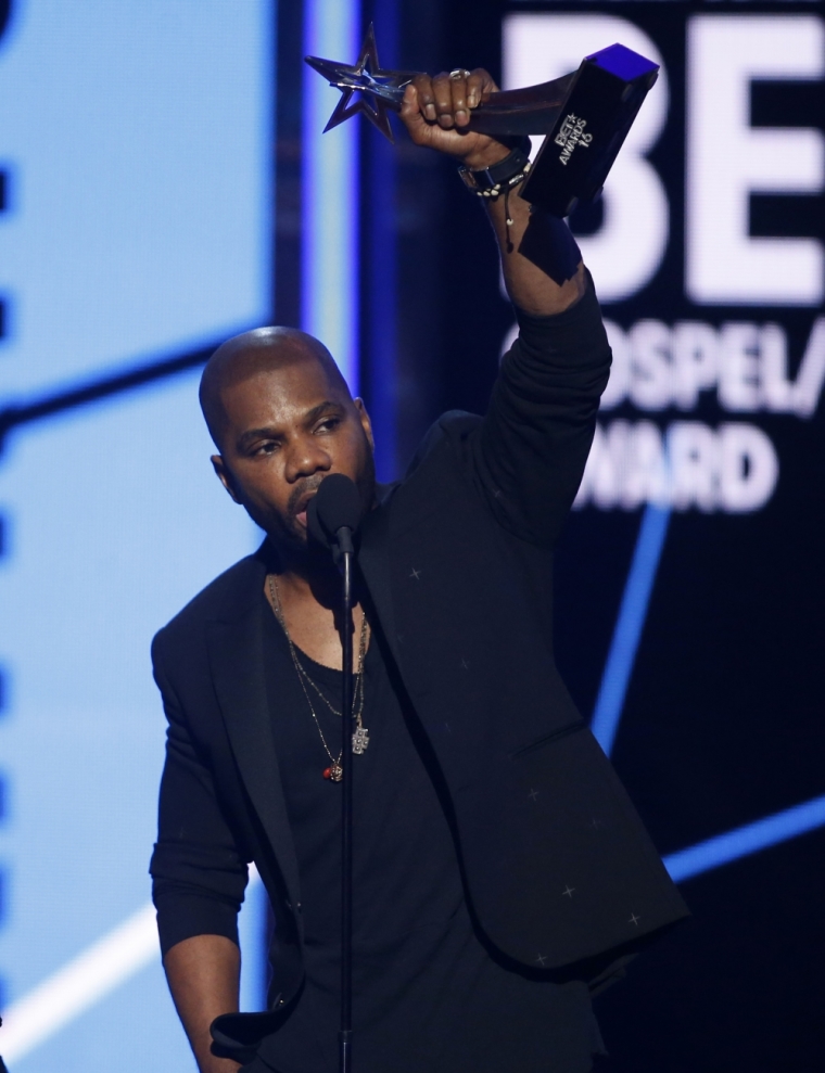 Kirk Franklin accepts the award for Best Gospel/Inspirational Artist at the 2016 BET Awards in Los Angeles, California, June 26, 2016.