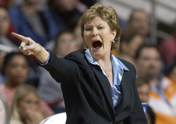 Tennessee coach Pat Summitt shouts directions to her players in the fourth quarter against Texas Tech in the NCAA womens regional semifinal action in Philadelphia, Pennsylvania, United States March 27, 2005.