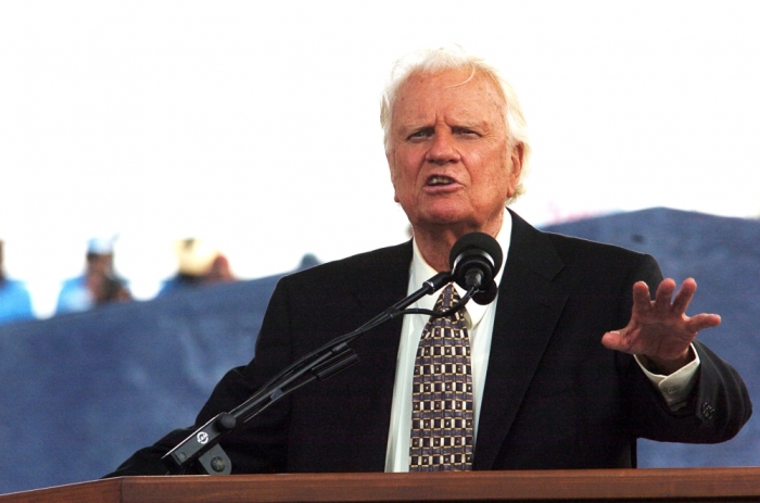 Evangelist Billy Graham speaks during the final day of his Crusade at Flushing Meadows Park in New York June 26, 2005. Graham, 86, has preached the Gospel to more people in a live audience format than anyone in history - over 210 million people in more than 185 countries. His followers believe that the New York Crusade which runs from June 24 to 26 will be his last live appearance.