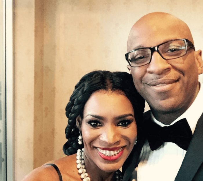 Donnie McClurkin and Nicole C. Mullen pose for a selfie at the 2016 Stellar Awards.