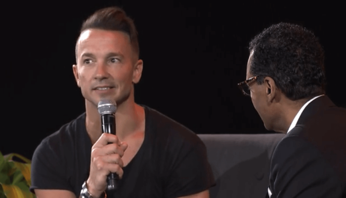 Hillsong NYC Lead Pastor Carl Lentz (L) interviews Christian Cultural Center Senior Pastor A.R. Bernard at the Hillsong NYC Conference on Aug. 4, 2016.