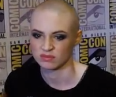 Karen Gillan Bald at Comic-Con for 'Guardians of the Galaxy' (VIDEO)