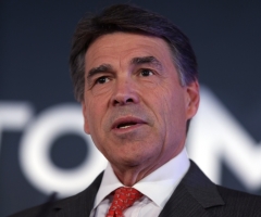 Death Threats to Rick Perry, George W. Bush via Twitter Being Investigated as Protests Against Texas 20 Week Abortion Law Go Out of Control