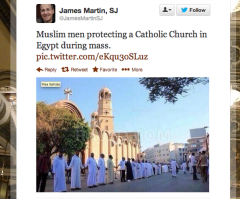 Viral Photo Shows Muslims Protecting Church in Egypt as Congregants Attend Mass Amid Threat of Attack