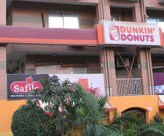 Dunkin Donuts Blackface Posters Criticized as 'Racist'; Company Issues Apology (PHOTO, VIDEO)