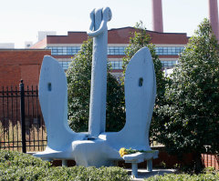 Navy Yard Opens 3 Days After Mass Shooting