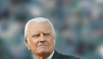 Billy Graham Outreach Reveals 3 Million People Have Turned to Christ Through Internet Ministry