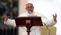 Pope Francis to Rewrite Catholic Apostolic Constitution in 'Unprecedented' Move