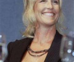 Erin Brockovich Essure: Activist Campaigns to Have Birth Control Removed From Shelves