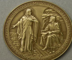 Jesus Misspelled: Catholic Church Misspells 'Jesus' on Medals to Celebrate Pope Francis' Anniversary